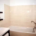 De La Baie Hotell 2*