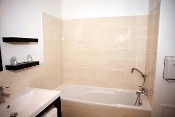 De La Baie Hotel 2*